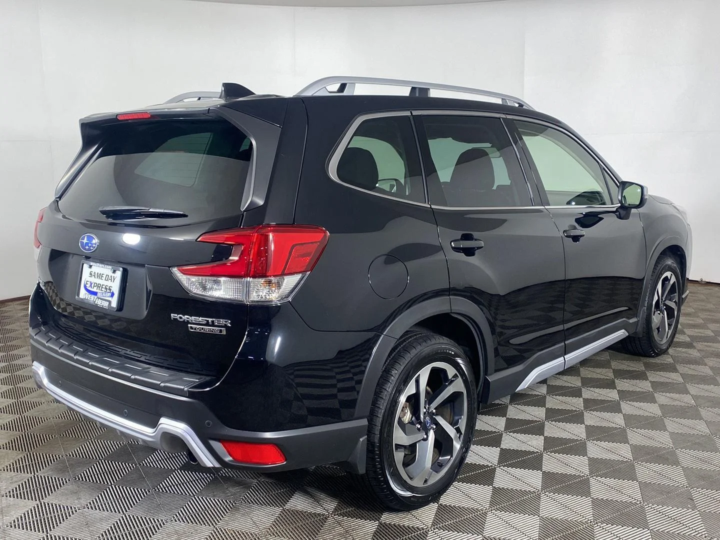 Used 2023 Crystal Black Silica Subaru Touring image 5