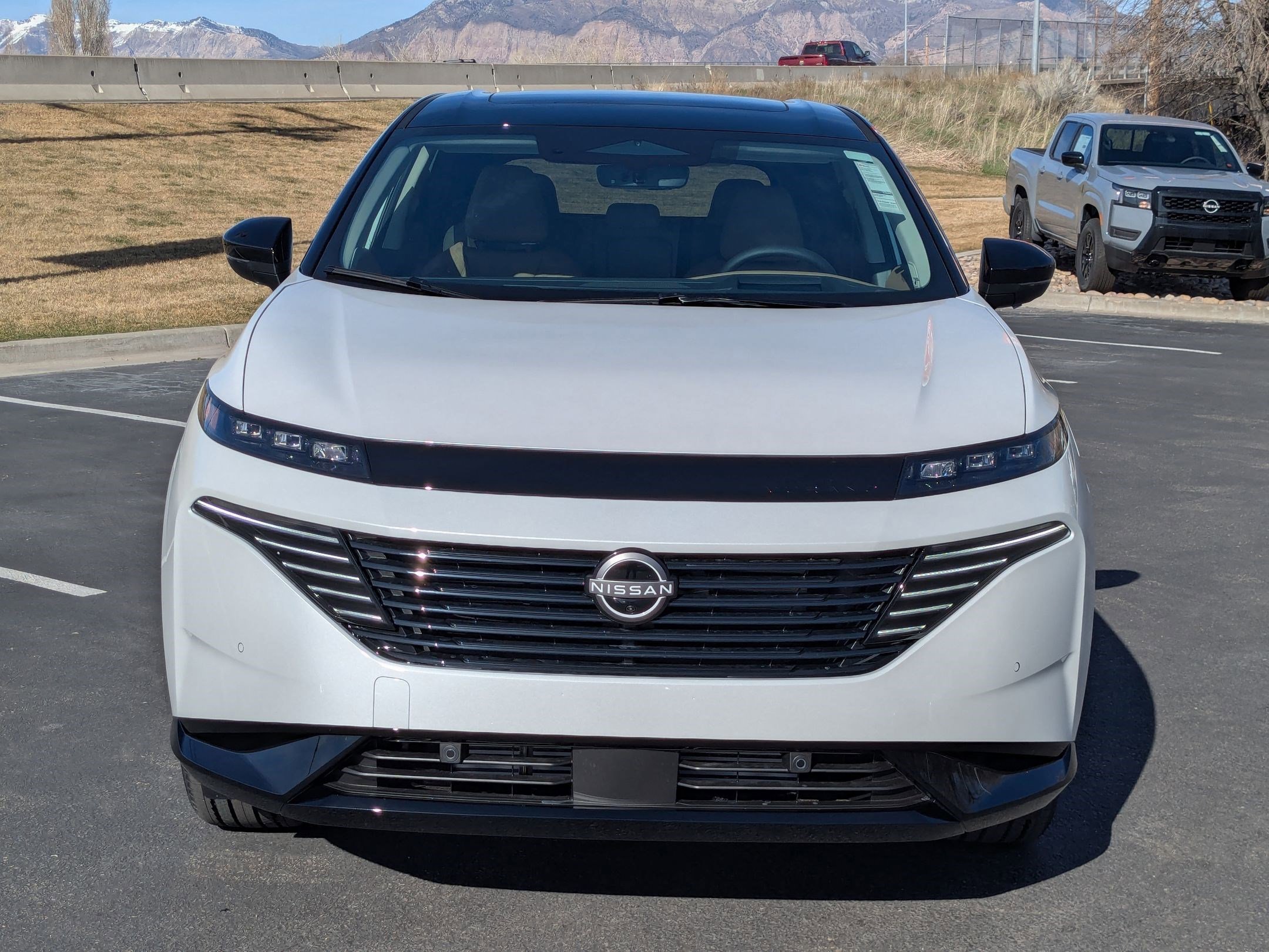 New 2026 Everest White Pearl Tricoat/Super Black Nissan Platinum image 9