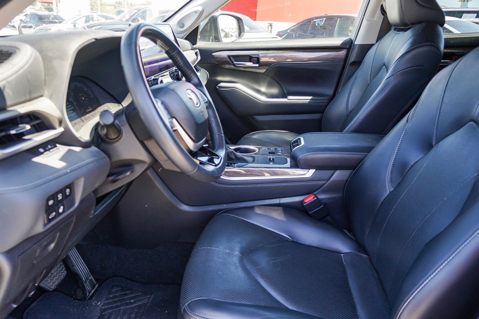 Certified Used 2024 Moon Dust Toyota Limited image 18