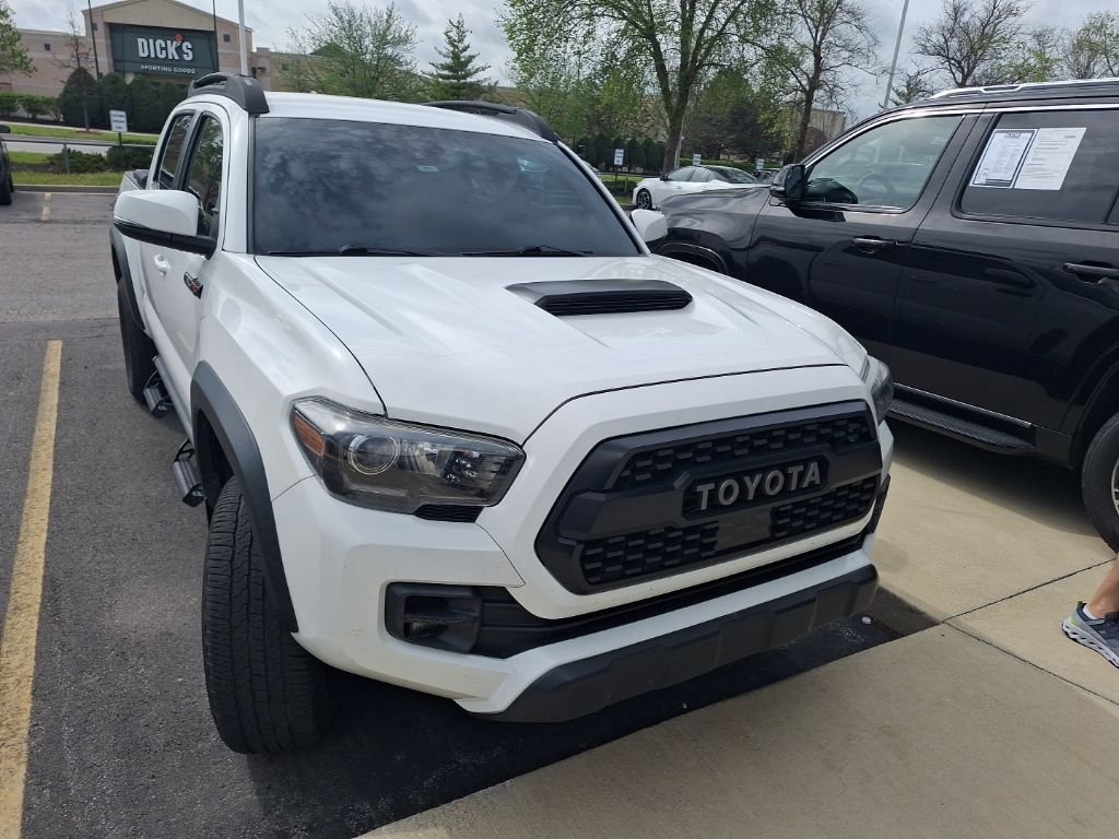Used 2018 Toyota Tacoma TRD Pro with VIN 5TFCZ5AN7JX130327 for sale in Kansas City