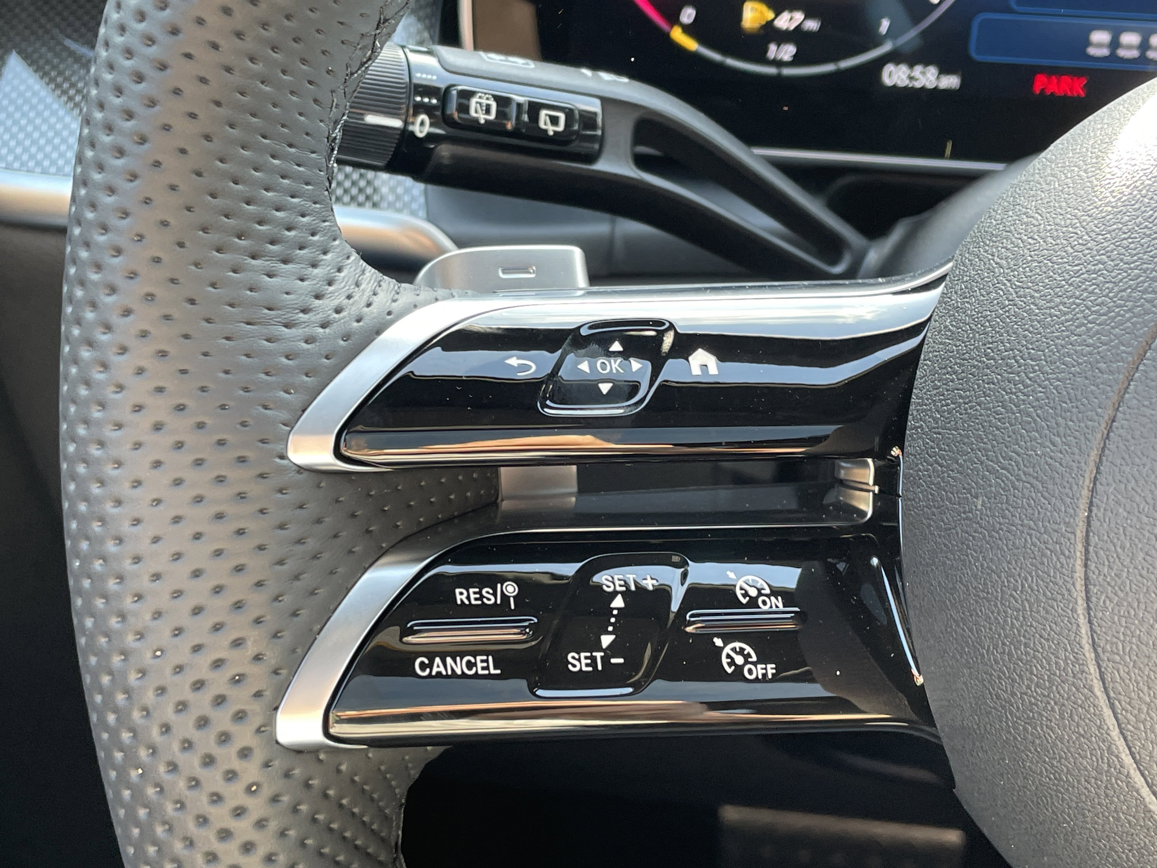 New 2026 Black Mercedes-Benz GLC 300 SUV image 26