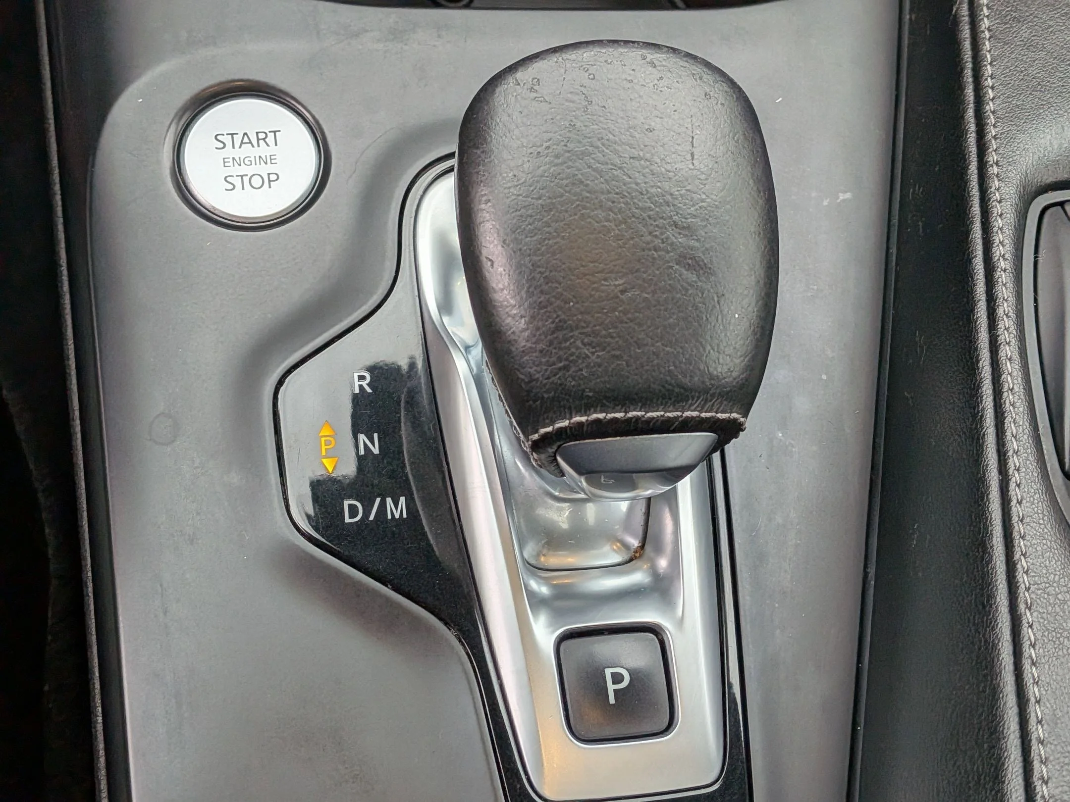 Used 2022 Graphite Shadow INFINITI LUXE image 19