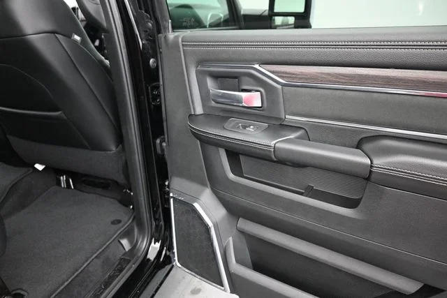 New 2026 Diamond Black Crystal Pearl-Coat Exterior Paint RAM Laramie image 13