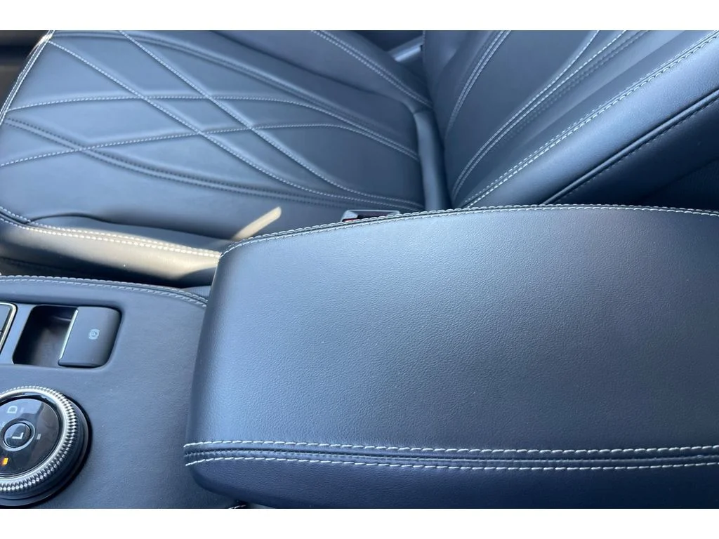 Used 2023 Grabber Blue Metallic Ford Select image 29