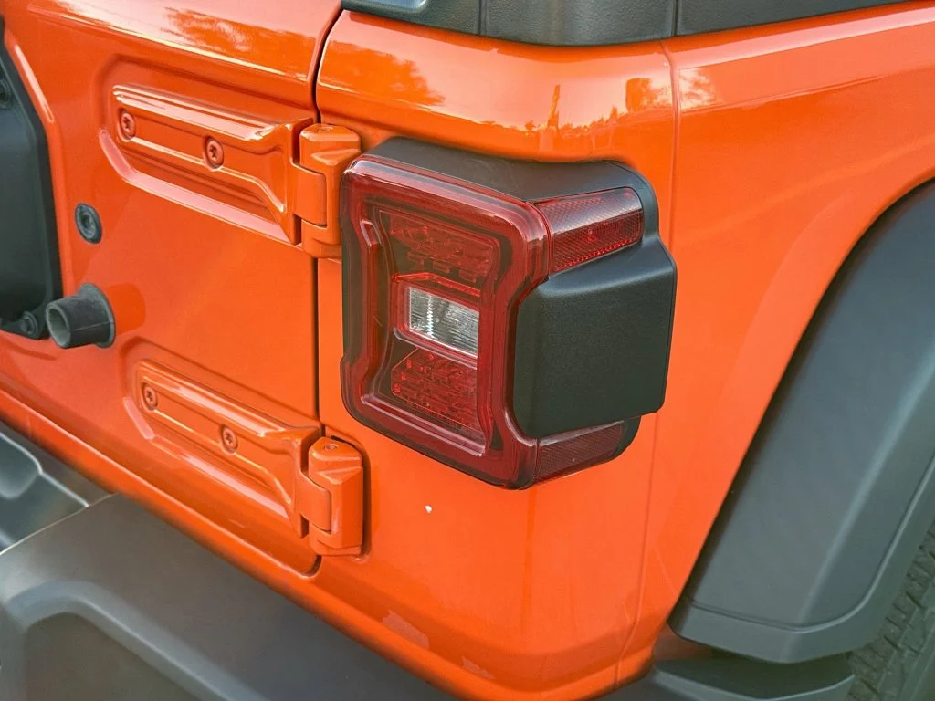 Used 2018 Orange Jeep Unlimited Sport S image 31
