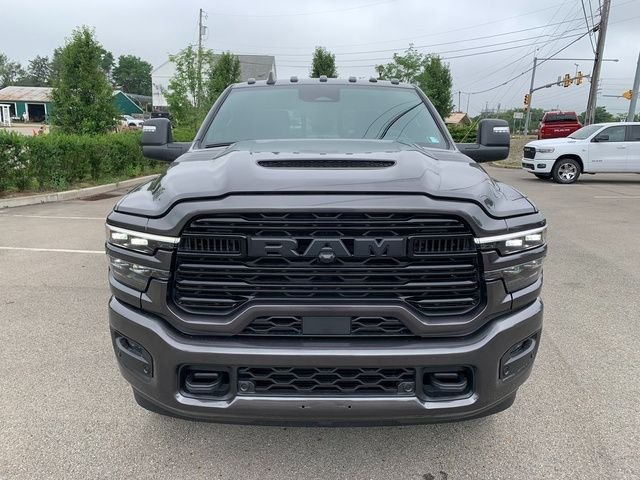 New 2026 Granite Crystal Metallic Clear-Coat Exterior Paint RAM Laramie image 9