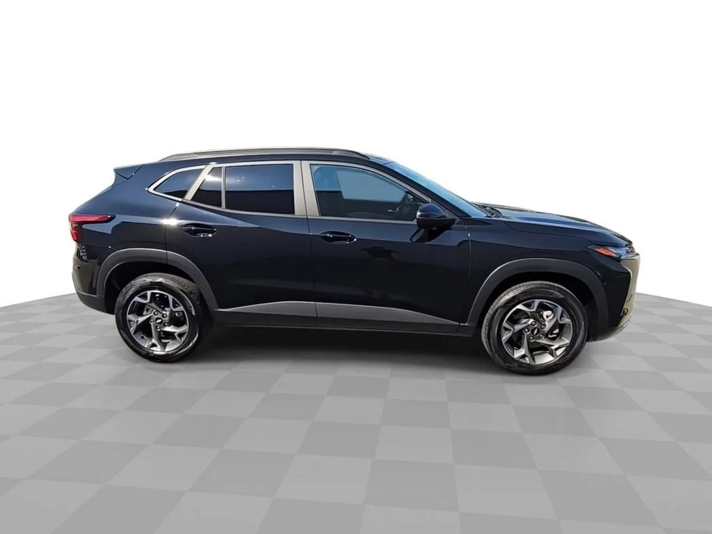 Certified Used 2026 Mosaic Black Metallic Chevrolet LT image 9