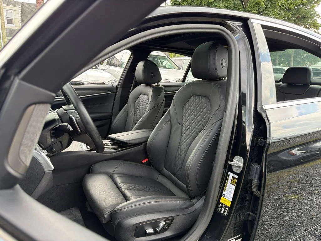 Used 2023 Black BMW 530i xDrive image 27