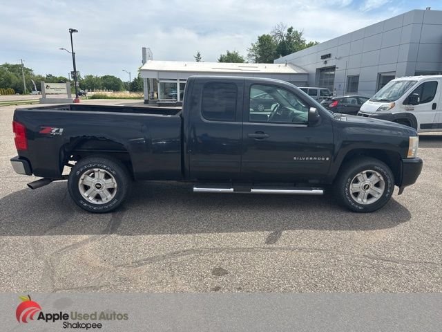 Used 2009 Black Chevrolet LT image 6