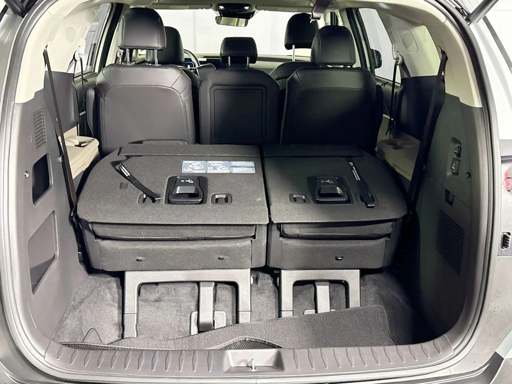 New 2027 Ivory Silver Kia SX image 21