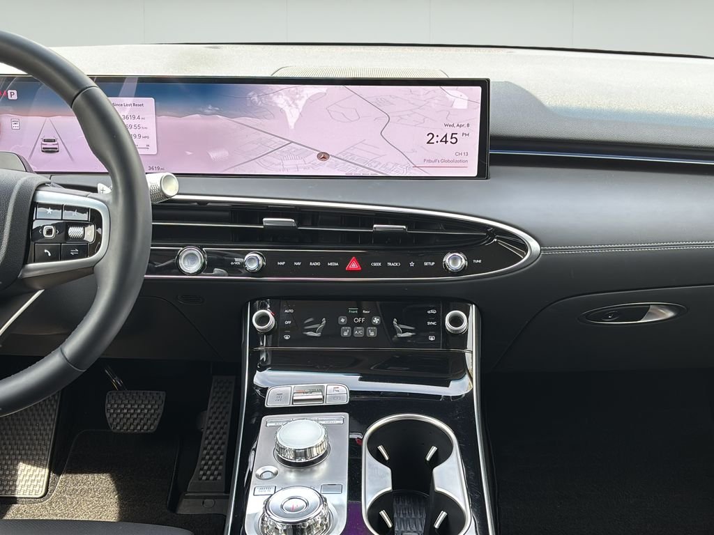 2026 GENESIS GV70 Standard - Photo 18
