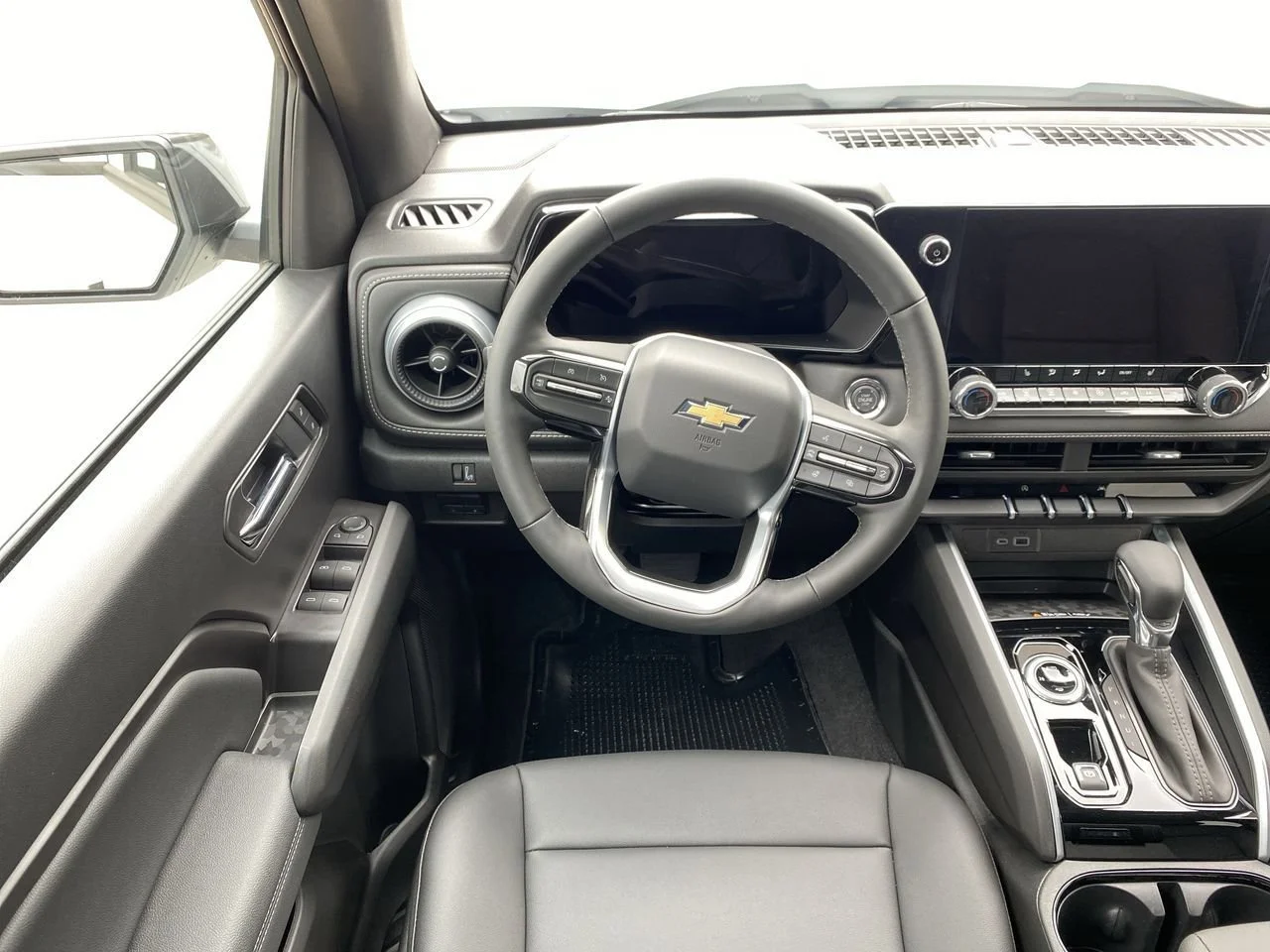 Used 2026 Summit White Chevrolet LT image 10