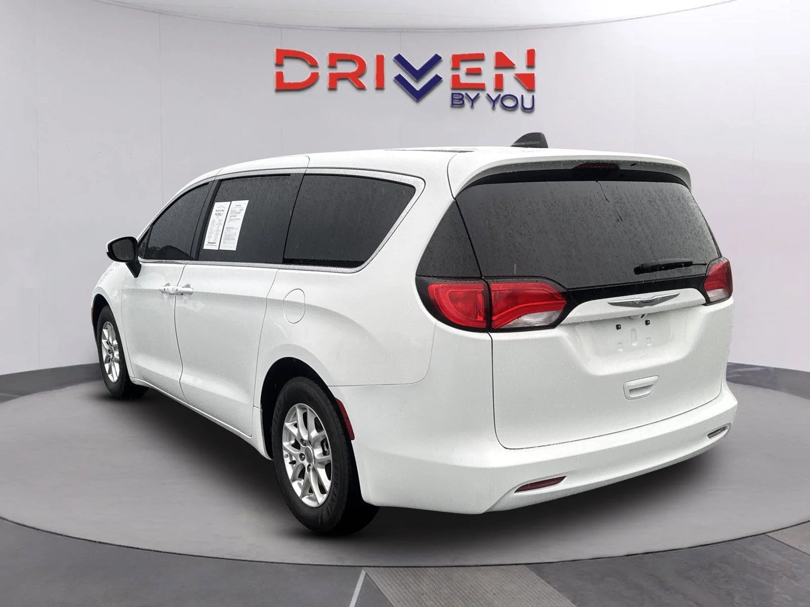 Used 2022 Bright White Clearcoat Chrysler LX image 6