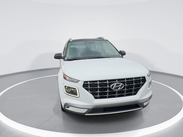 Used 2023 White Hyundai Limited image 3