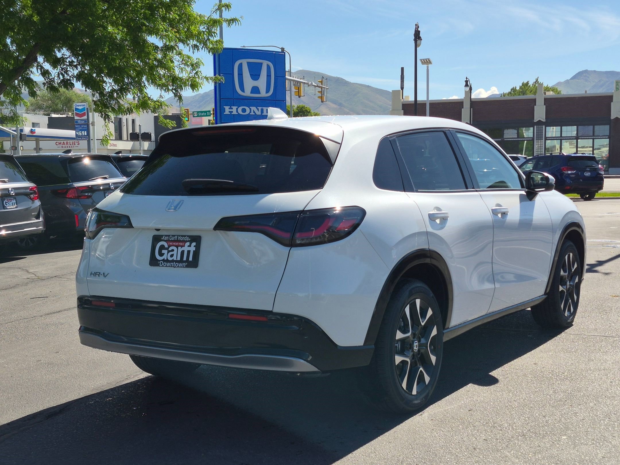 New 2027 Platinum White Pearl Honda EX-L image 3
