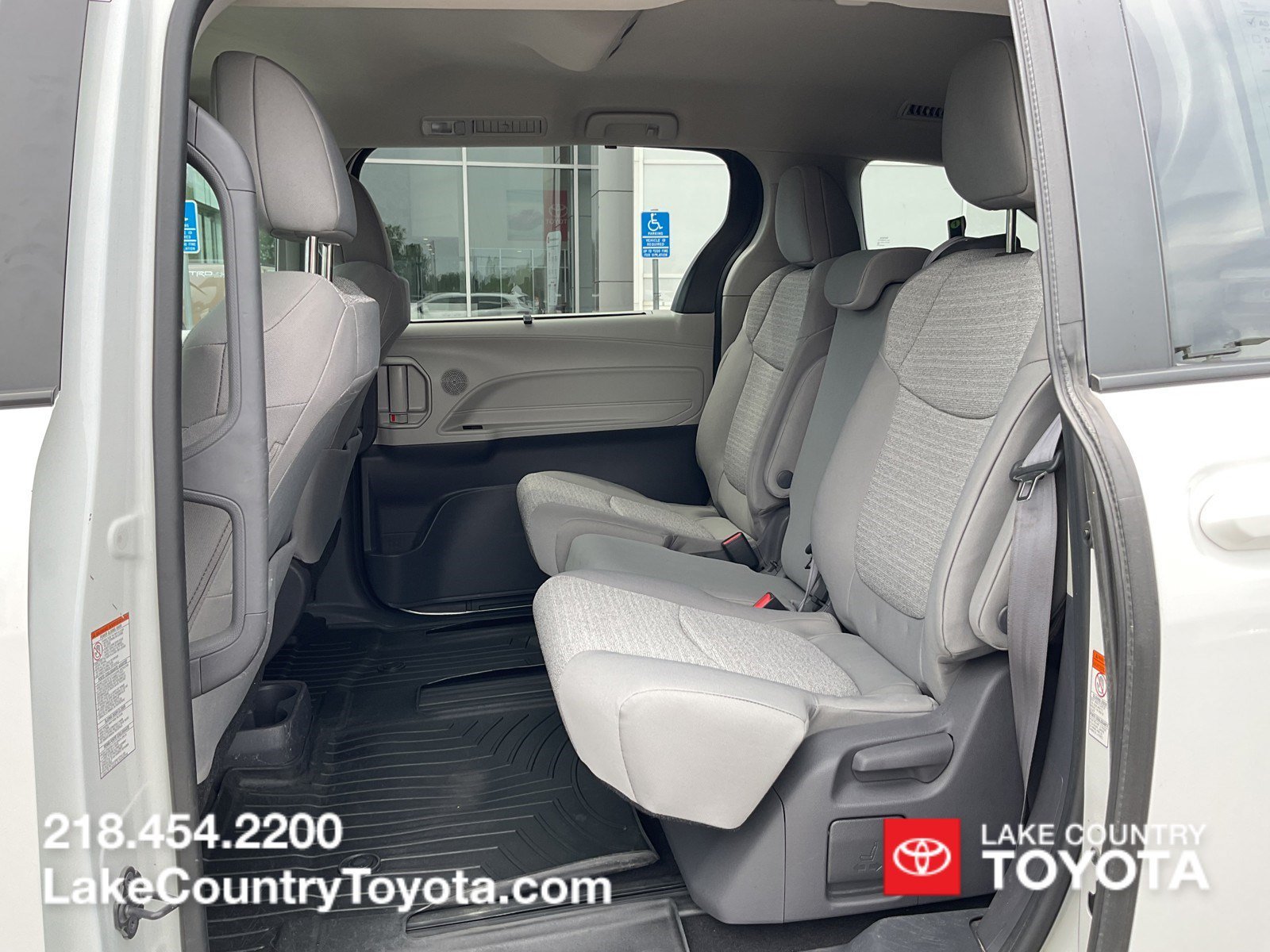 Used 2021 White Toyota LE image 21