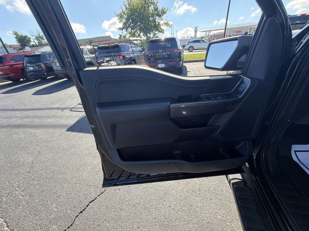 Used 2022 Black Ford XLT image 13