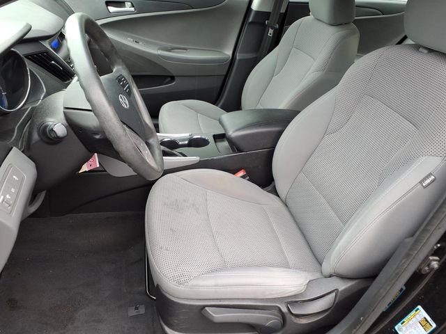 Used 2013 Black Hyundai GLS image 18