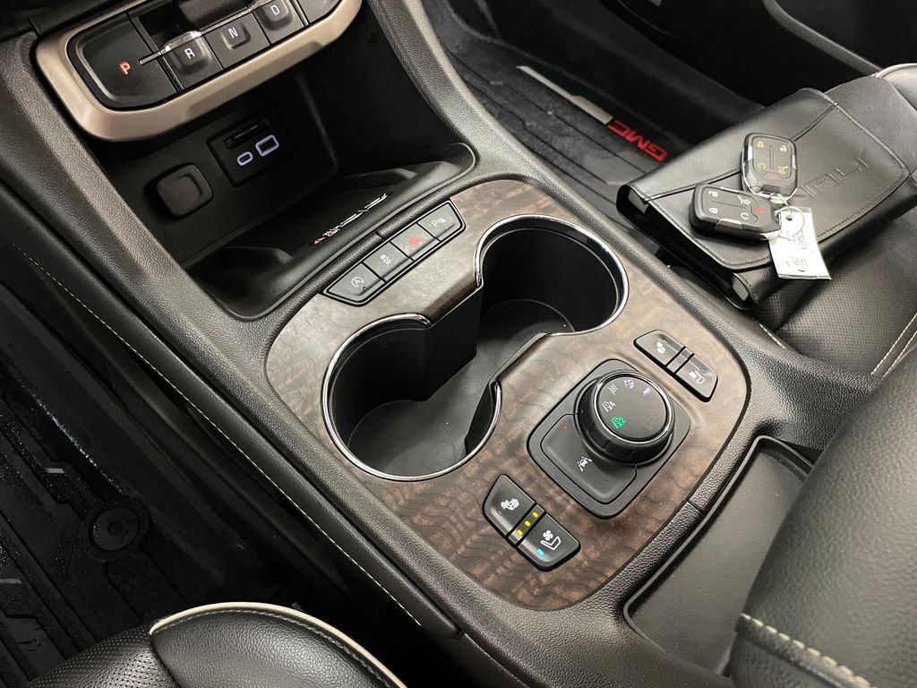 2023 GMC Acadia Denali - Photo 32