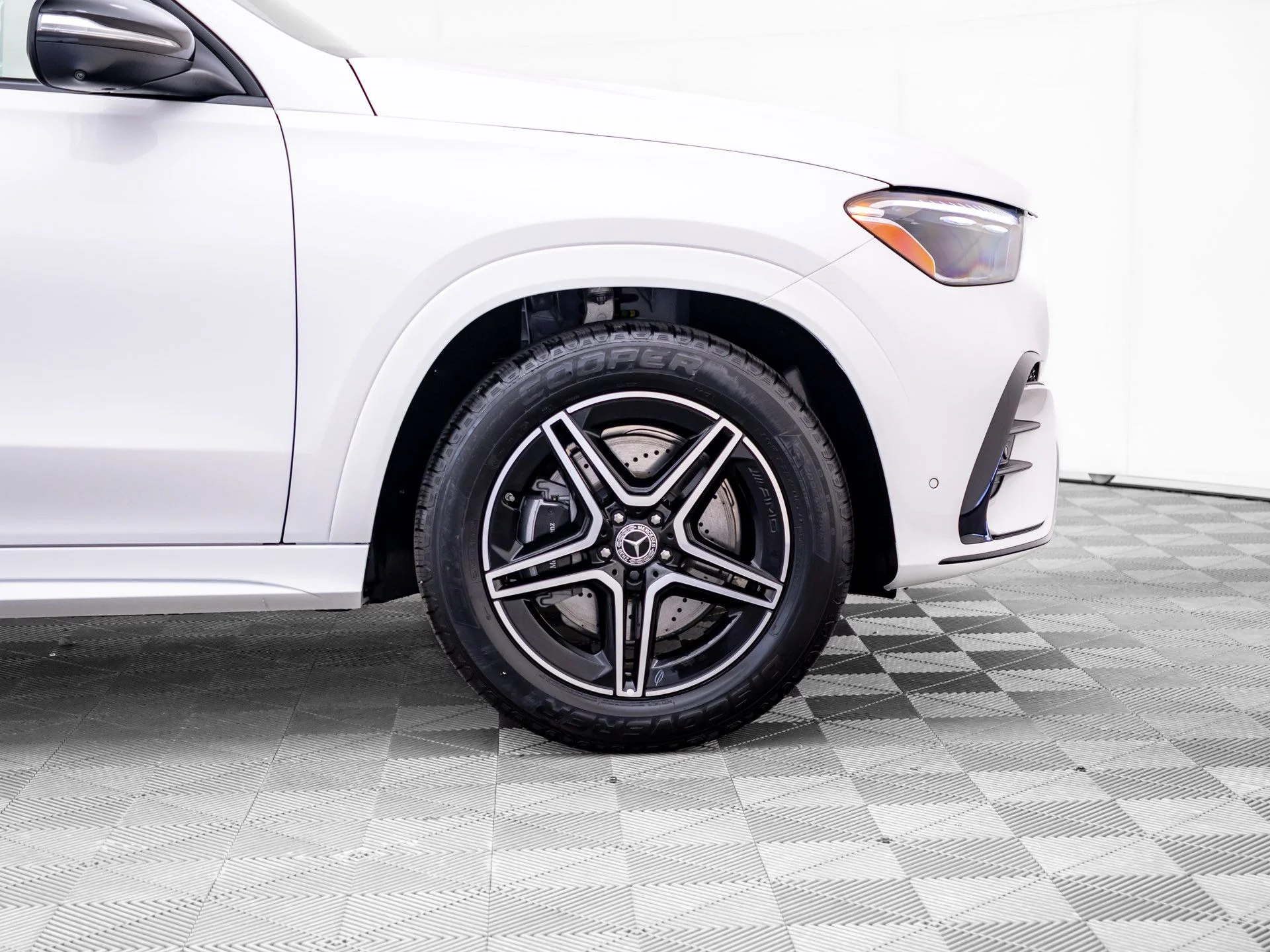 New 2026 White Mercedes-Benz GLE 350 image 35