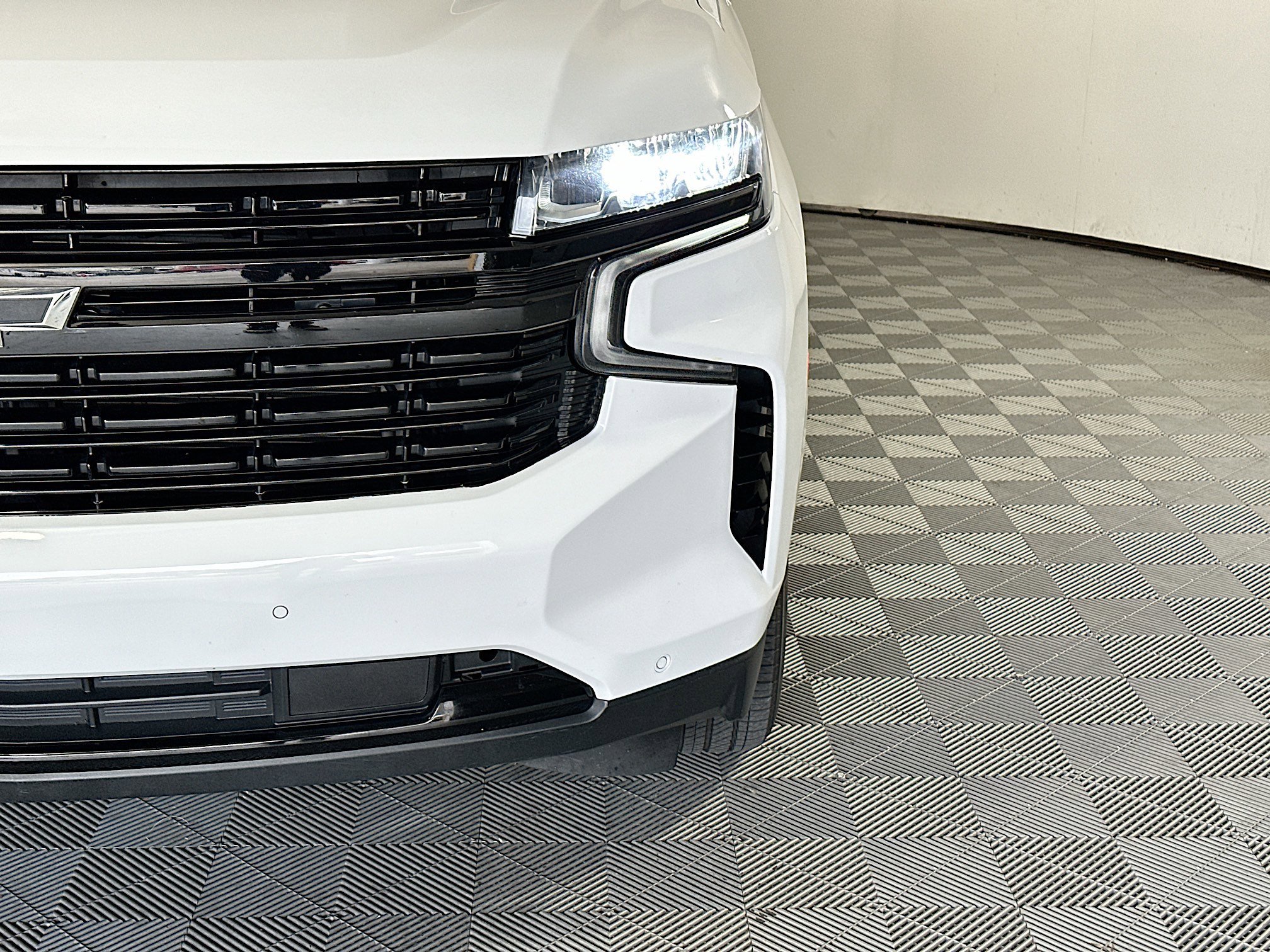 Used 2023 Summit White Chevrolet RST image 9