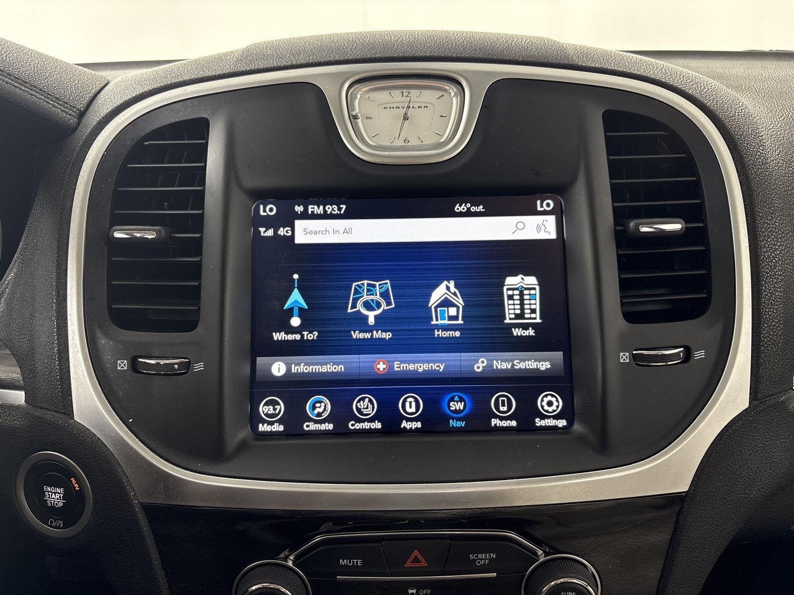 Used 2020 Silver Mist Clearcoat Chrysler Touring L image 10
