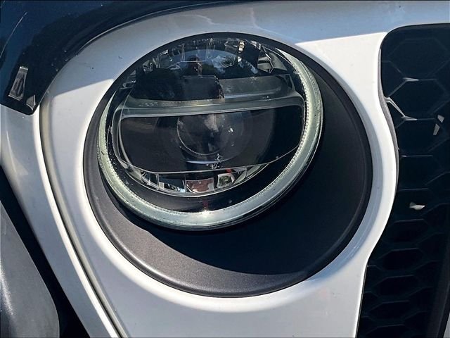 Used 2020 White Jeep Mojave image 31