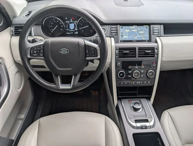 Used 2019 Fuji White Land Rover SE image 10