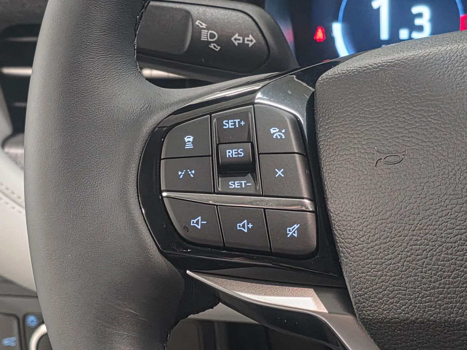 New 2026 Agate Black Metallic Ford Platinum™ image 36