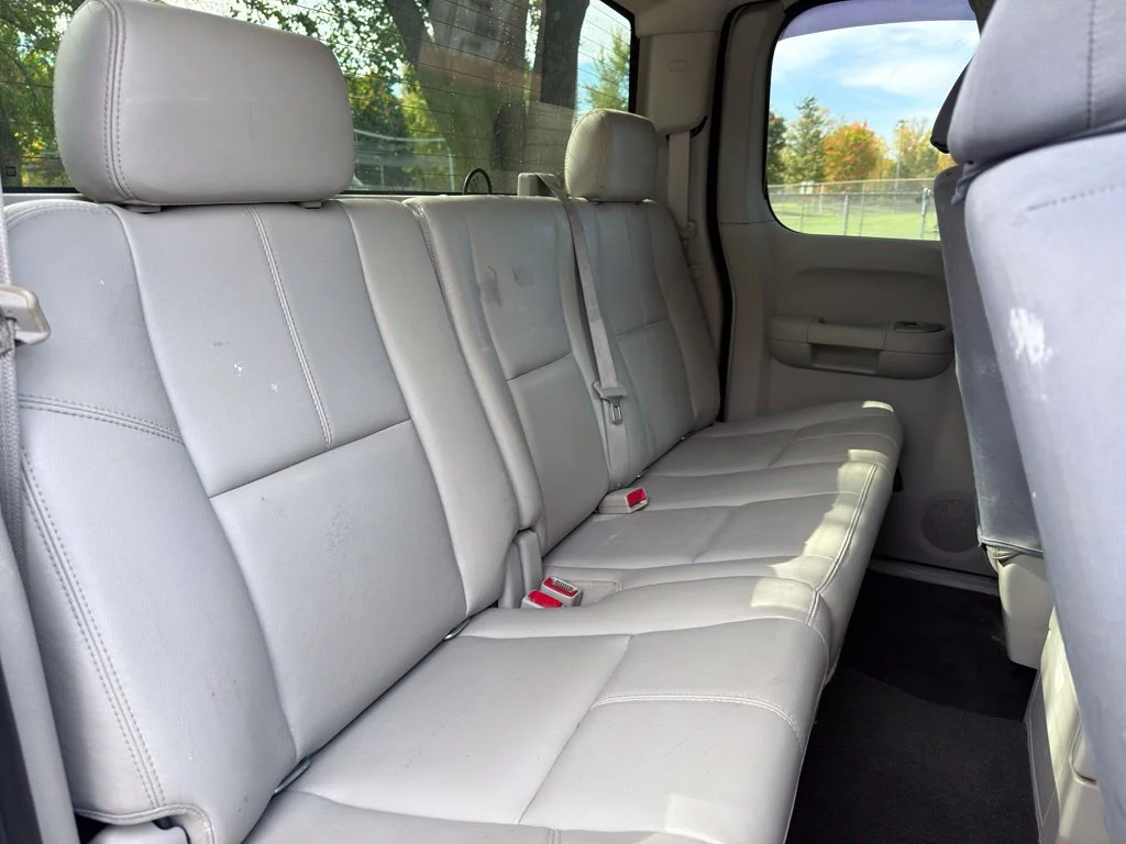 Used 2008 Silver Chevrolet LT image 28
