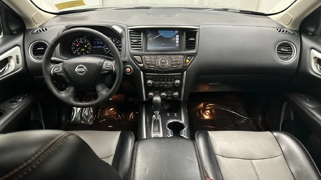 Certified Used 2020 Gray Nissan SL image 27