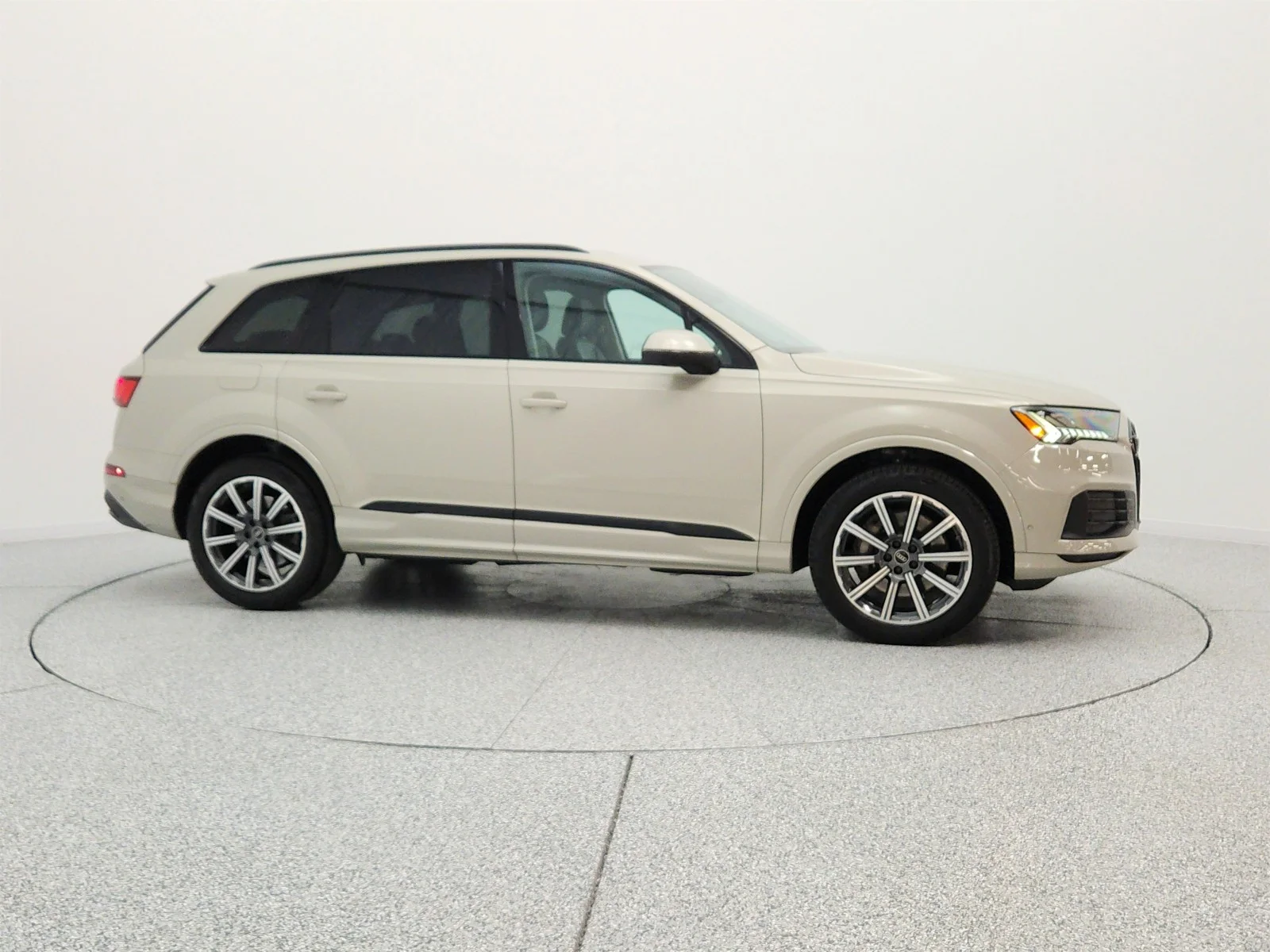 Used 2023 Vicuna Beige Metallic Audi Premium Plus 45 TFSI quattro image 4
