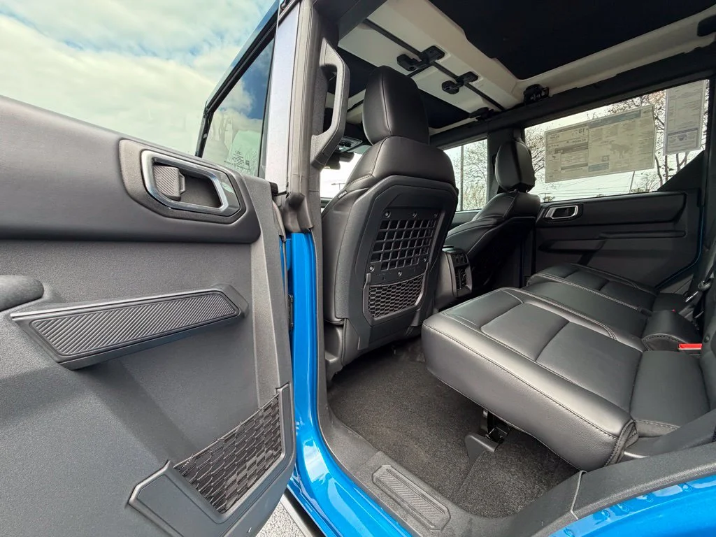 Used 2025 Blue Ford Badlands image 22