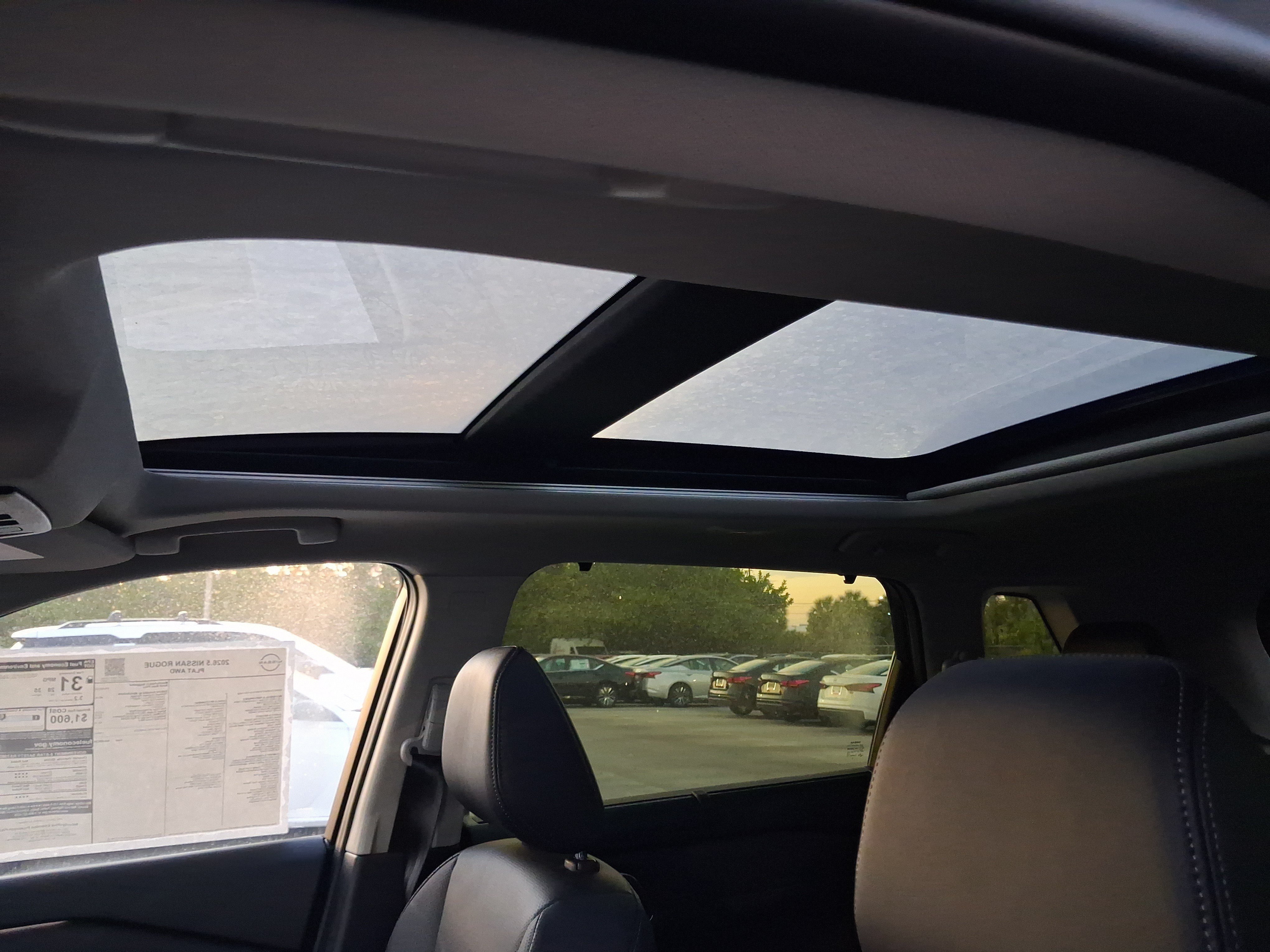 New 2026 Boulder Gray Pearl / Super Black Two-tone Nissan Platinum image 8