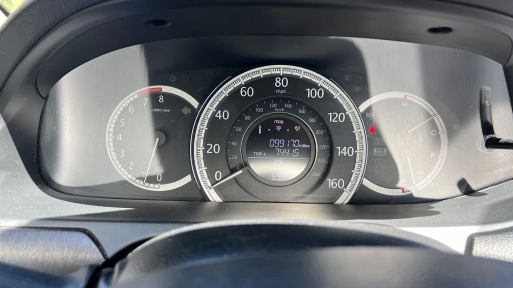 Used 2014  Honda EX-L image 16