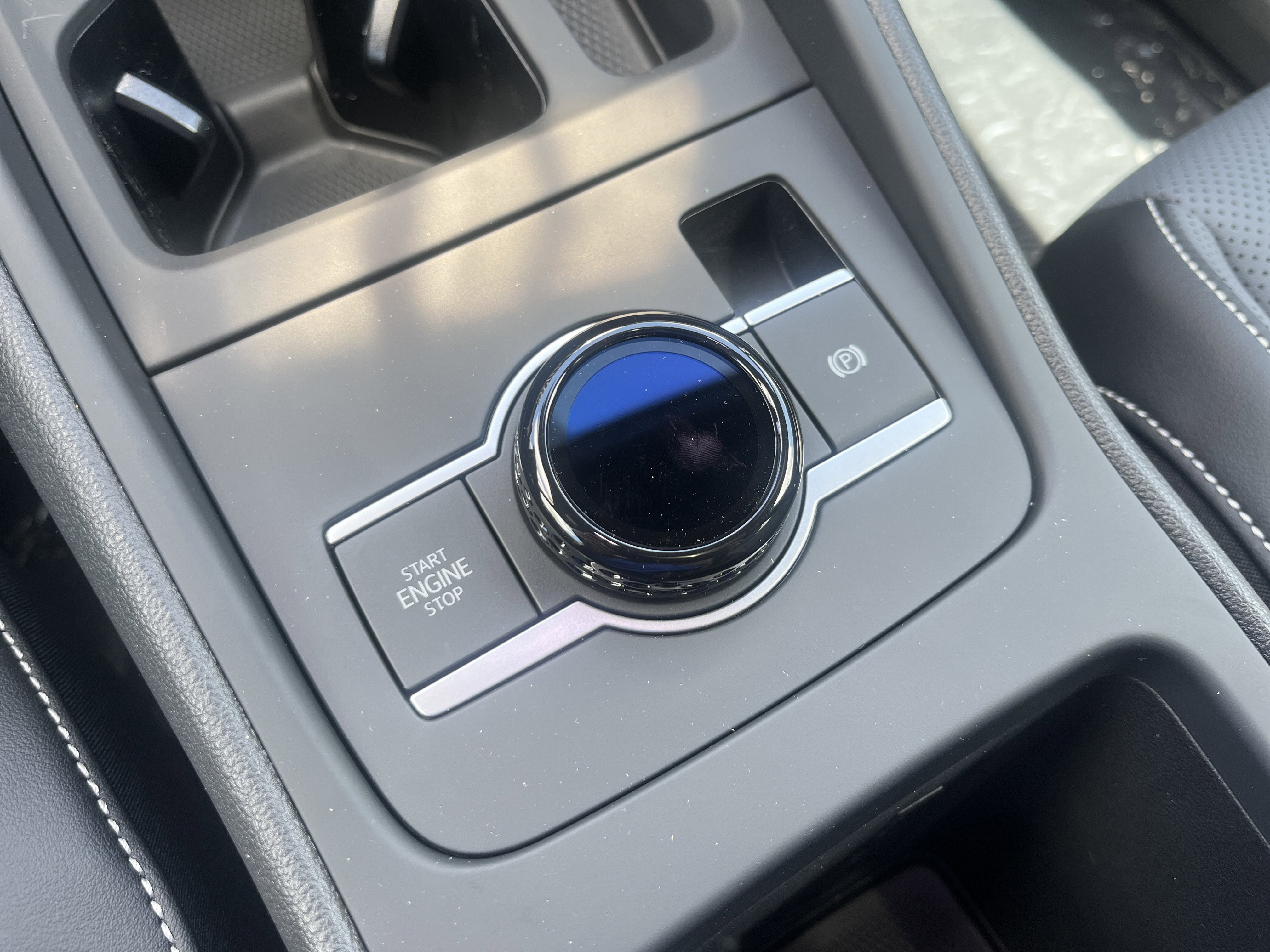 New 2026 Monterey Blue w/Deep Black Roof Volkswagen SE R-Line Black image 23