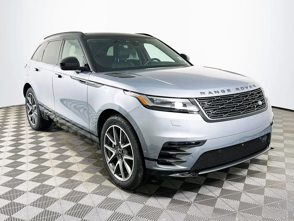 Used 2026 Zadar Gray Premium Metallic Land Rover Dynamic SE image 3
