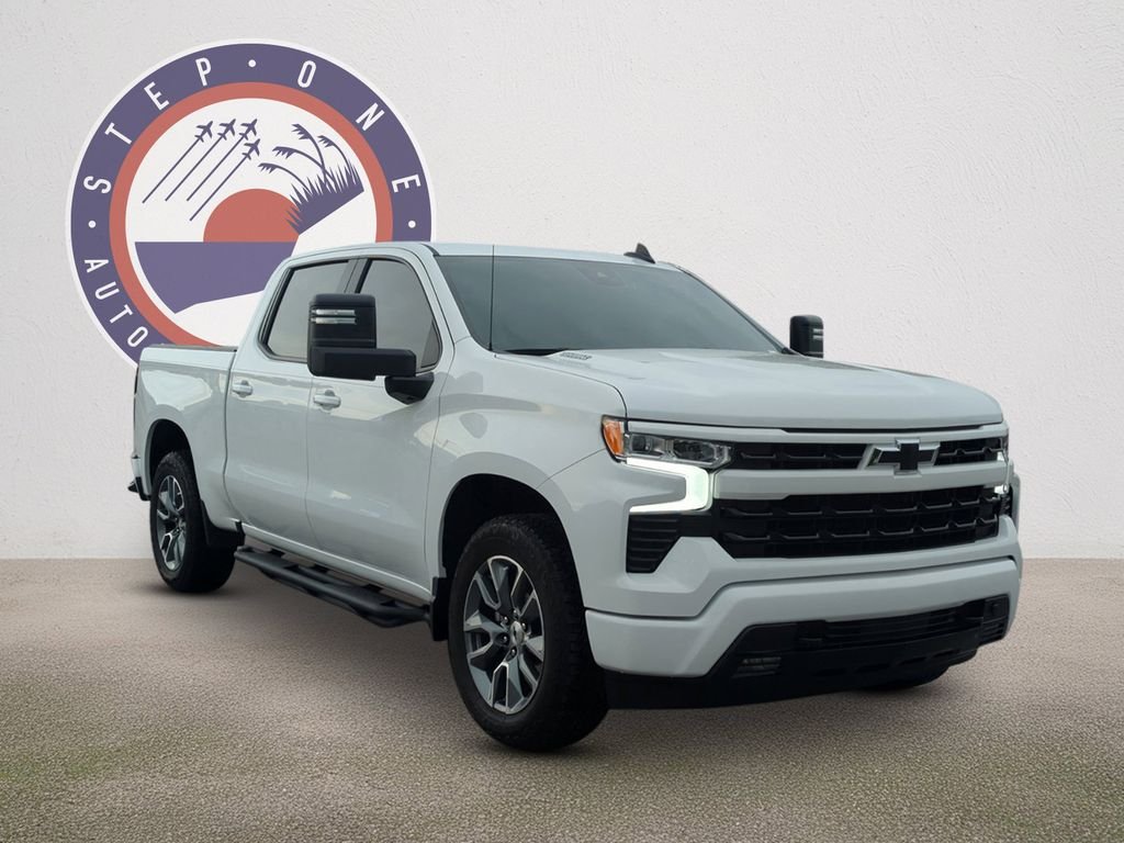 Used 2025 White Chevrolet RST image 2