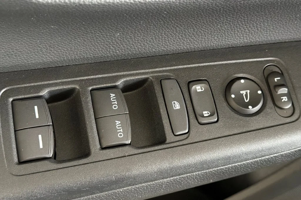 Used 2025 Canyon River Blue Metallic Honda EX image 16