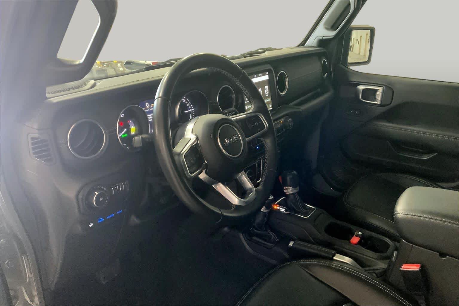 Used 2022 Sting-Gray Clearcoat Jeep Unlimited Sahara image 17