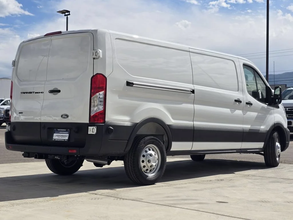 New 2026 Oxford White Ford Base image 22