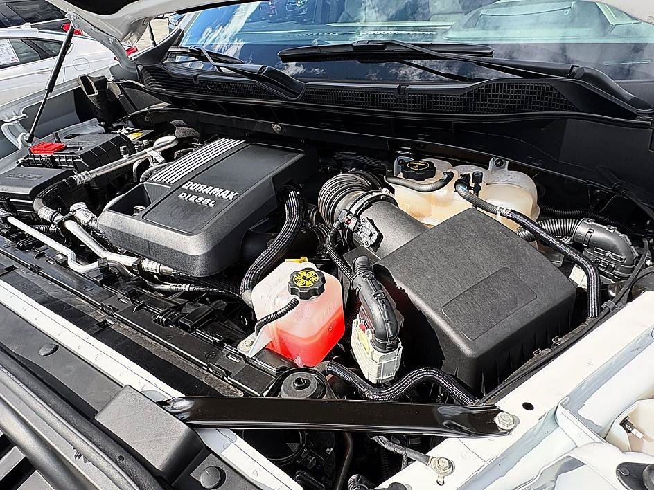 Used 2024 Summit White Chevrolet ZR2 image 27