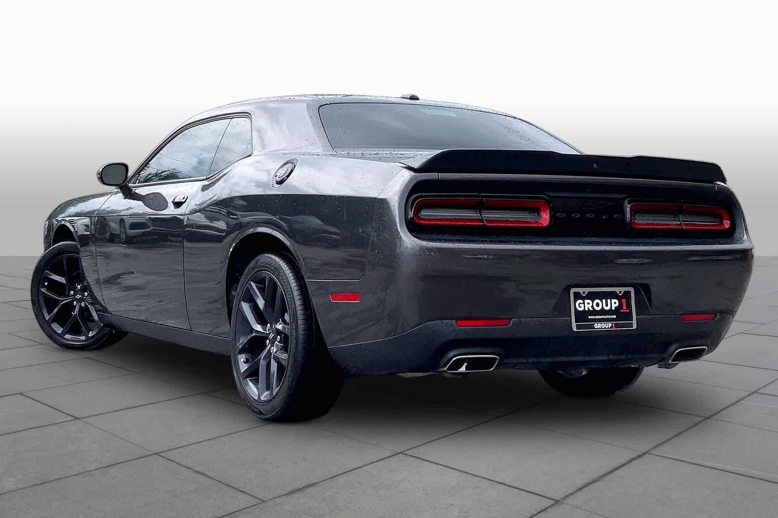 Used 2021 Granite Pearlcoat Dodge SXT image 10