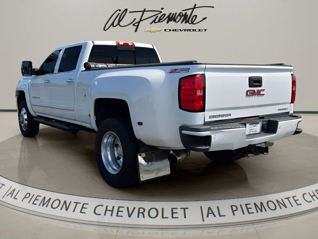 Used 2015 White GMC Denali image 4
