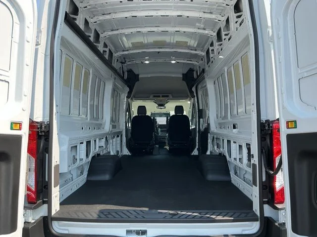 New 2026 Oxford White Ford Base image 8