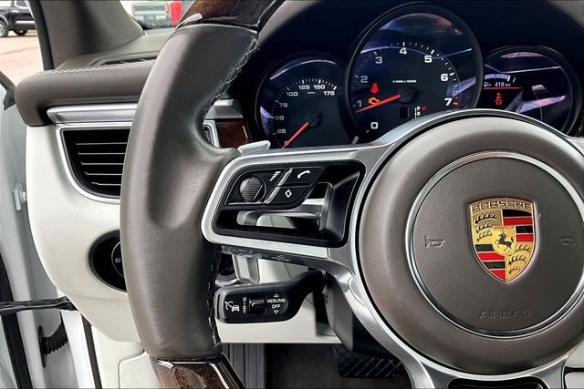 Used 2018 White Porsche  image 17