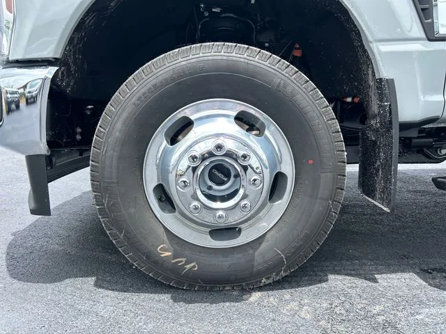 New 2026 Avalanche Ford F-350® Lariat® image 27