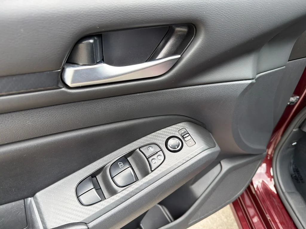 2024 Nissan Altima SV - Photo 17