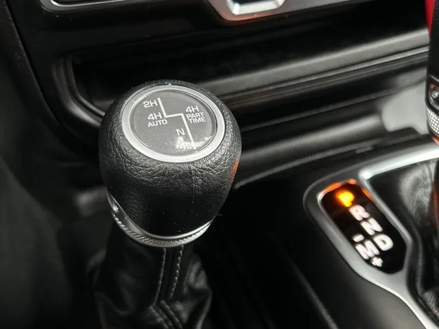 Used 2025 Gray Jeep Sahara 4xe image 39