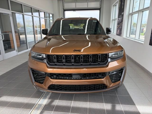 New 2026 Copper Shino Metallic Clear-Coat Exterior Paint Jeep Limited Reserve image 2